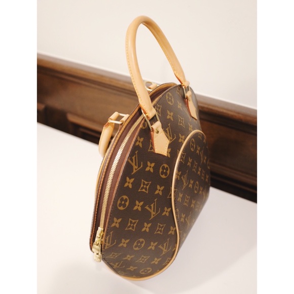 Louis Vuitton Purse - Picture 3 of 3